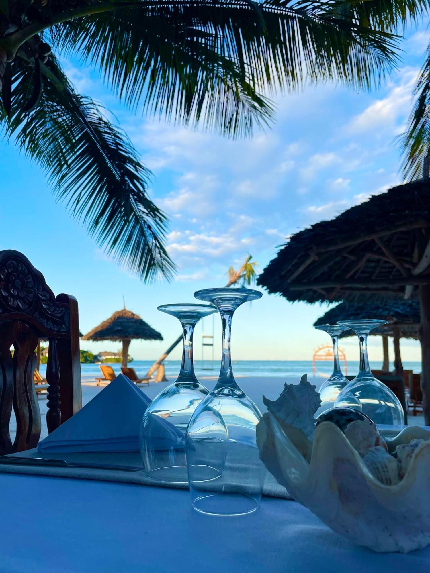 Karibu Beach Resort Понгве Экстерьер фото