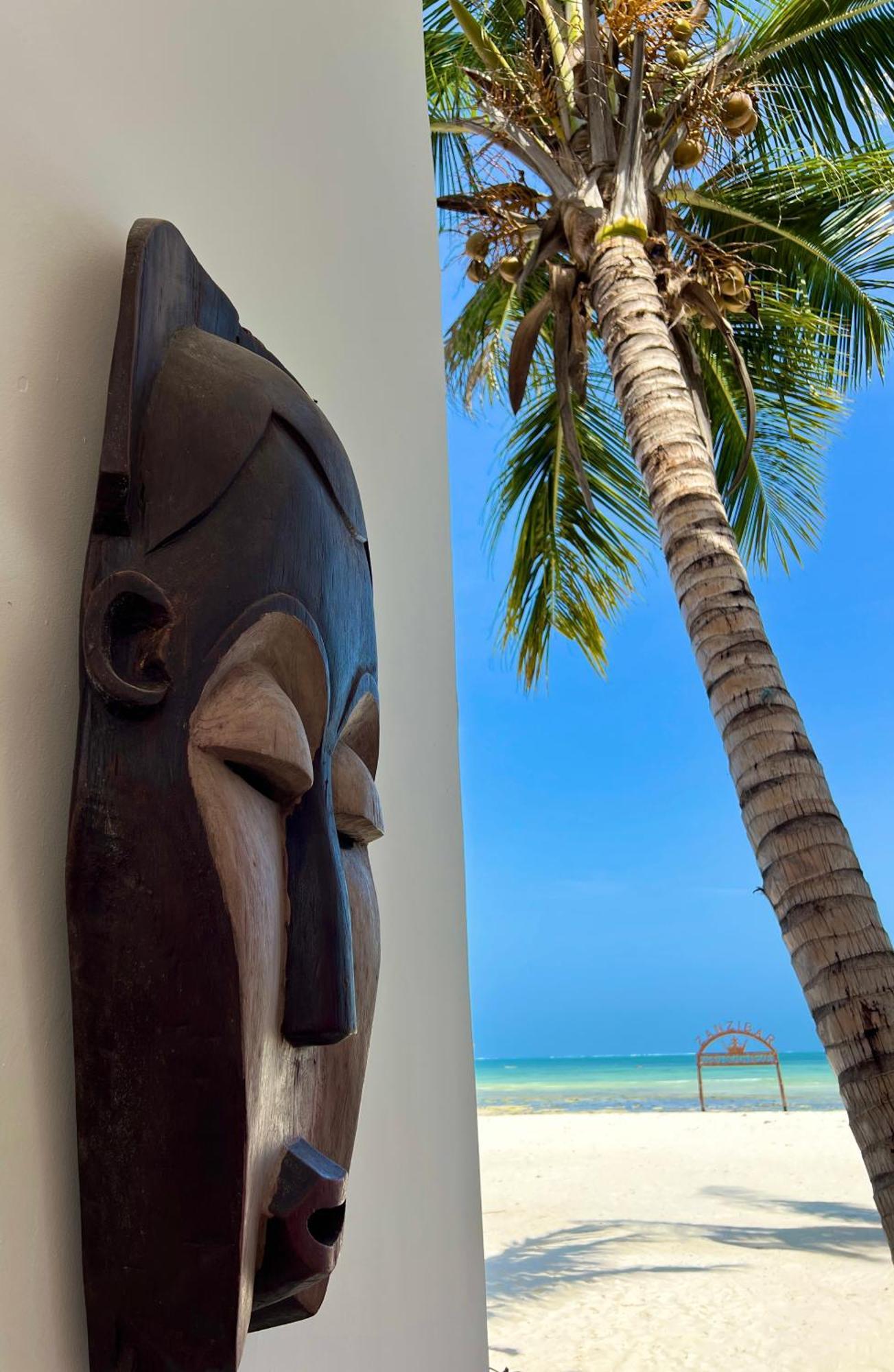 Karibu Beach Resort Понгве Экстерьер фото